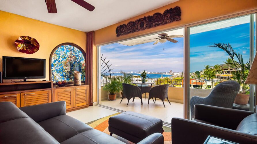 Vista Mar; Stunning 2-Bed Condo With Ocean Views