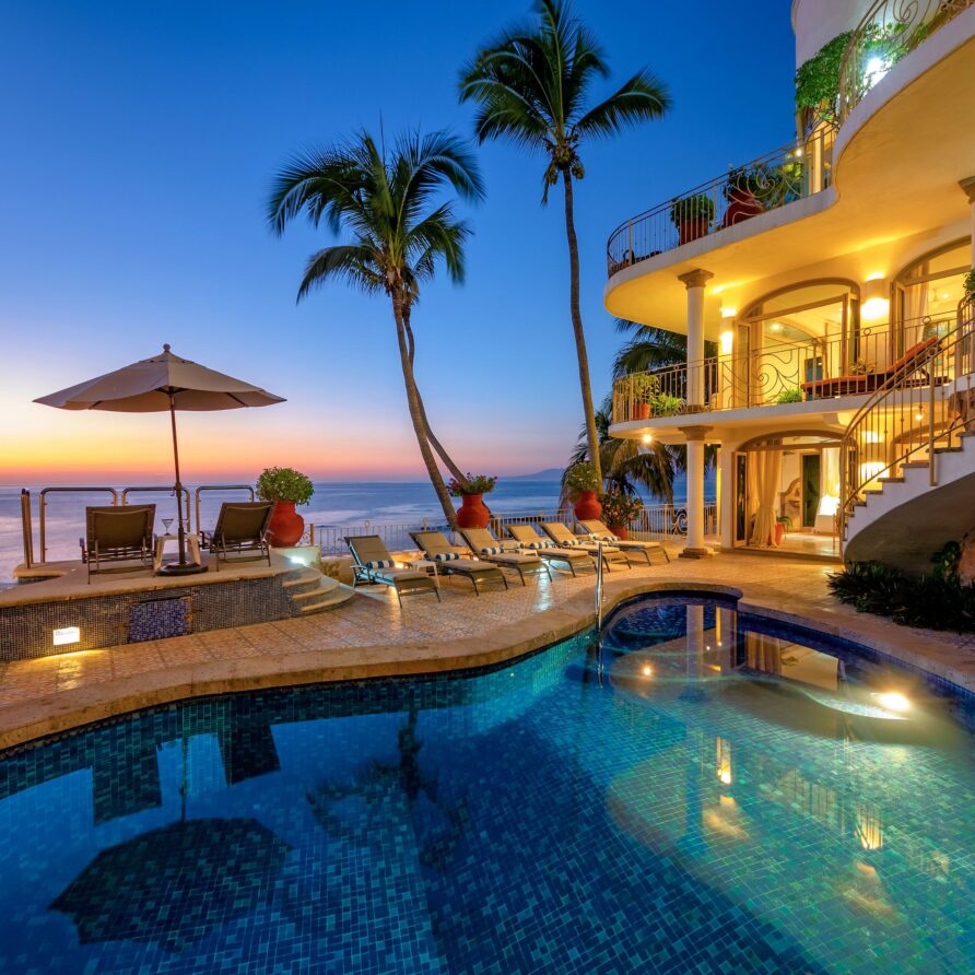 Experience Casa Buena Vida: A Luxury Oceanfront Villa